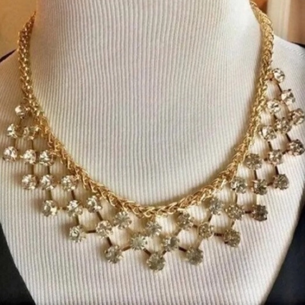 🆕 Crystal Bib Statement Fashion Necklace